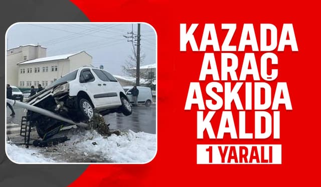 Otomobil ve hafif ticari araç çarpıştı: 1 yaralı