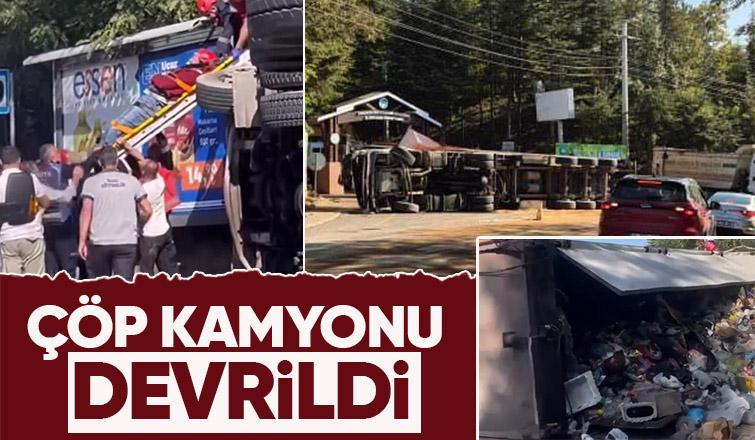 Devrilen çöp kamyonunda sürücü sıkıştı