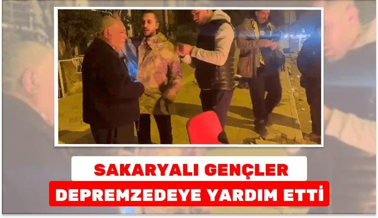 Sakaryalı Gençler İşitme Engelli Depremzedeye Yardım Etti