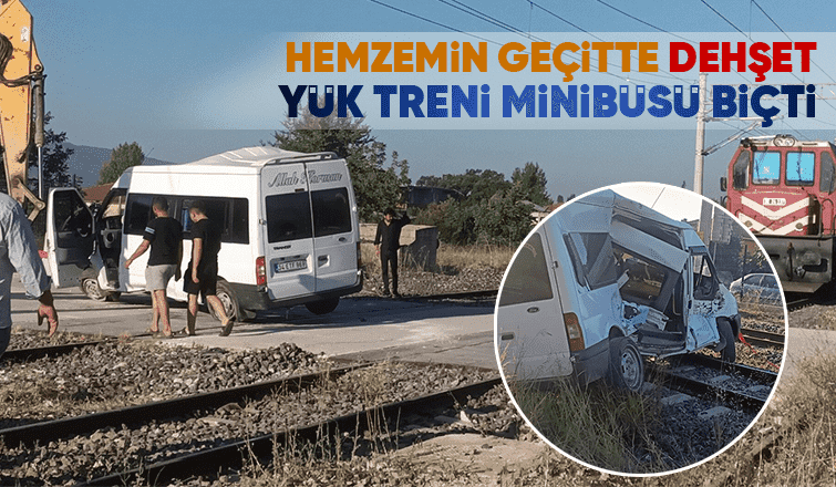 Yük treni minibüsü metrelerce sürükledi