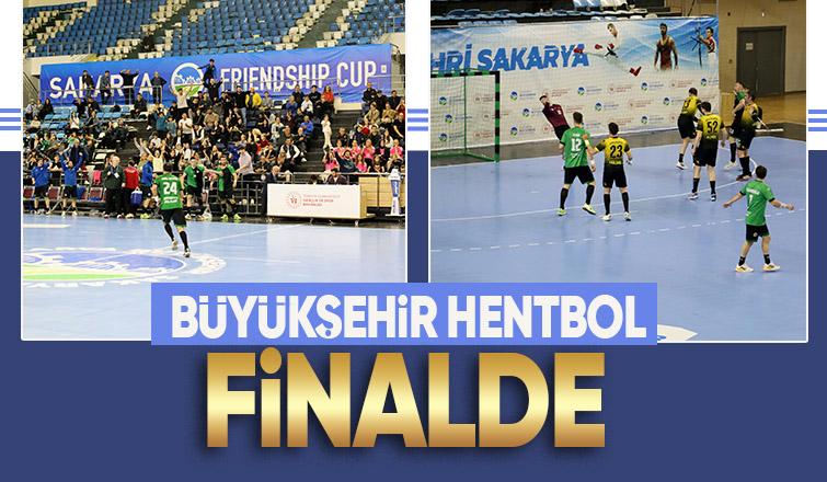 Büyükşehir Hentbol adını finale yazdırdı