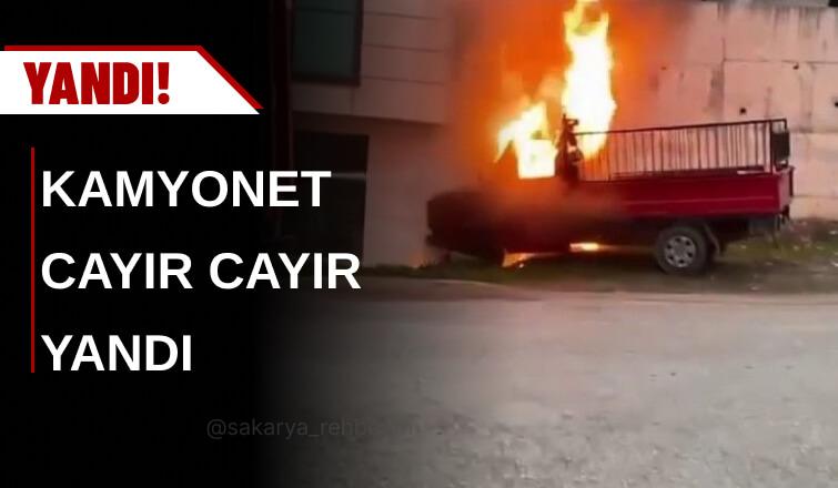 Kamyonet Cayır Cayır Yandı