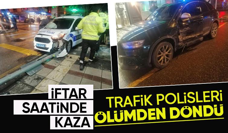 Şerit değiştirirken trafik ekibinin aracına çarptı