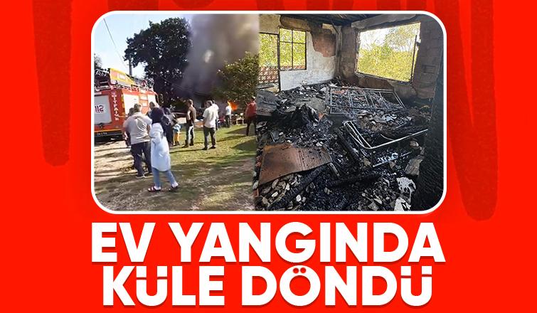 Akyazı'da ev alev alev yandı