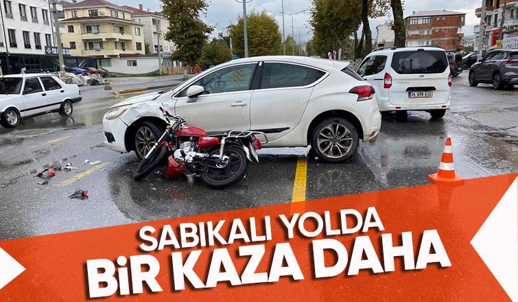 Otomobil ile çarpışan motosikletli yaralandı