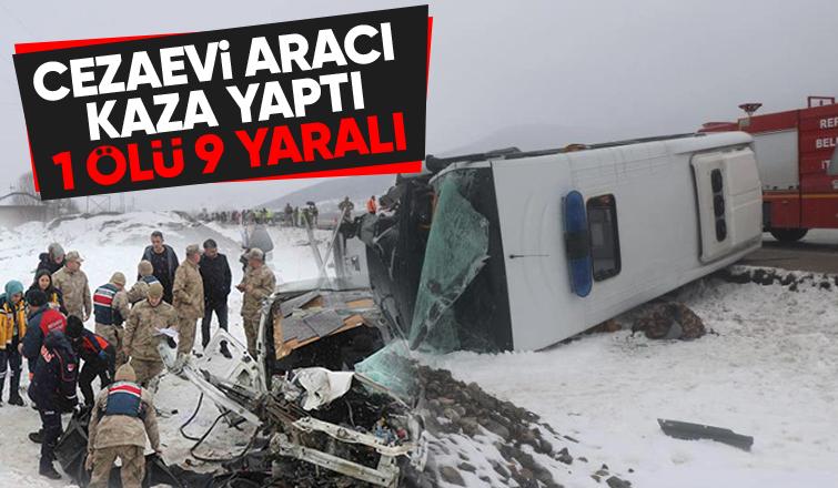 Cezaevi aracıyla ticari araç çarpıştı