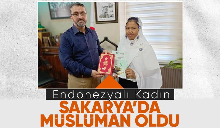 Endonezyalı kadın Müslüman oldu