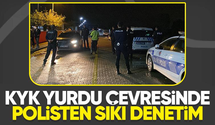 Akyazı'da polis öğrencilerin güvenliği için denetim yapıyor