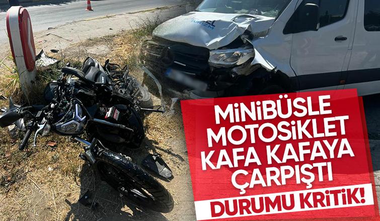 Minibüsle çarpışan motosikletli ağır yaralandı