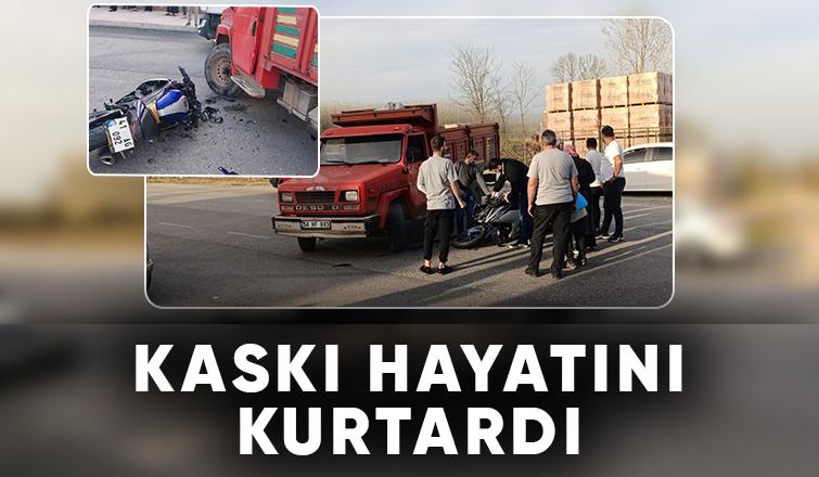 U dönüşü yapan kamyonete çarpan motosikletli yaralandı