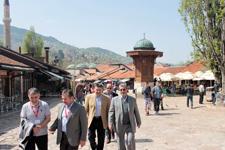 Akyazılı işadamları Bosna Hersek&#8217;e çıkartma yaptı