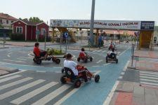 Öğrenciler, Trafik Park'ta kuralları öğreniyor