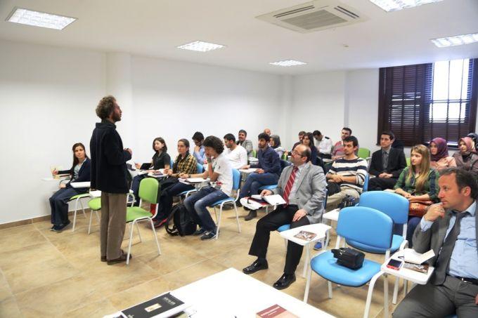 Fikir ve Sanat Akademisi'nde şiir ve poetika dersi başladı