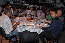 Ülkü Ocakları halka iftar yemeği verdi