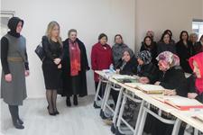 Aylin Coş'tan Sosyal Dayanışma Merkezi'ne ziyaret
