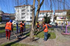 Erenler'deki parklar elden geçiriliyor