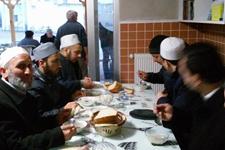 Sabah namazında çorba ikramı yoğun ilgi gördü