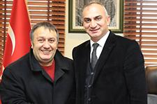 At yarışını Başkan Yılmazer, İsmail Türütle izledi