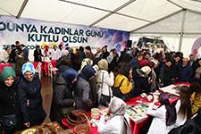 Kadınlara yönelik çalışmalar bu çadırda
