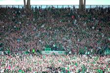 Sakaryaspor'un binlerce taraftarı Mersin'e aktı