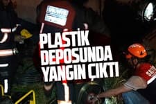 Plastik malzeme deposu yandı