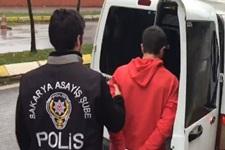 Oto faresi çaldığı eşyalarla yakalandı