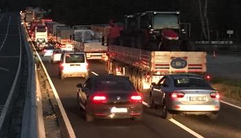 Bolu Dağı Tüneli kapandı, kilometrelerce kuyruk oluştu