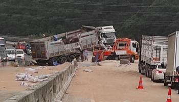 Geyve Boğazında karayolu yemle kaplandı