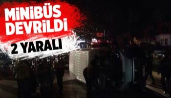 Serdivan'da minibüs devrildi