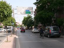 Sakarya Caddesi'ne Dev Yönlendirme Tabelası Dikildi