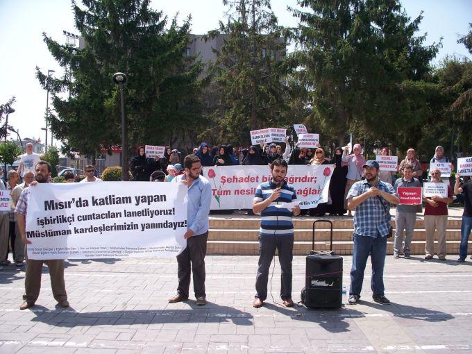 Mısır'daki katliam Sakarya'da protesto edildi