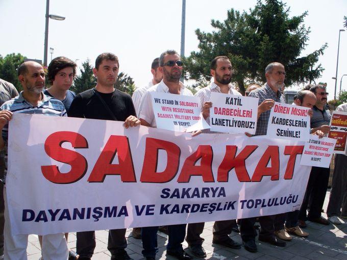 Mısır'daki katliam Sakarya'da protesto edildi