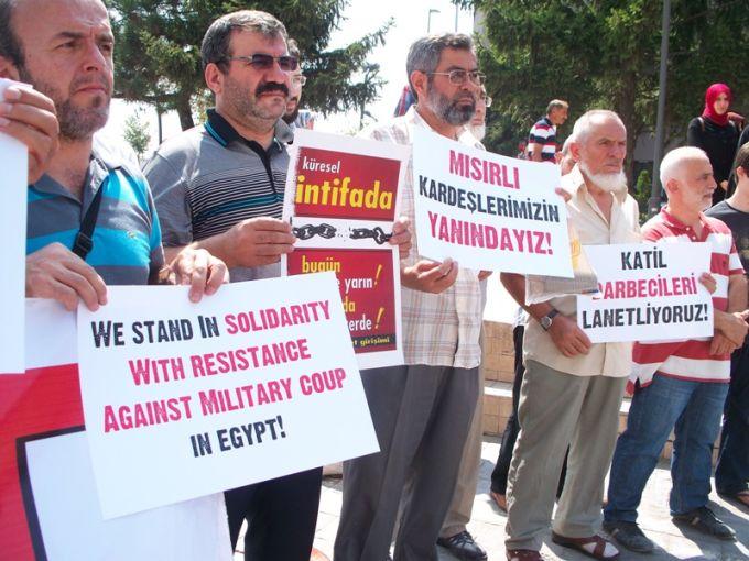 Mısır'daki katliam Sakarya'da protesto edildi