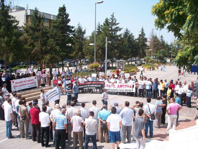 Mısır'daki katliam Sakarya'da protesto edildi