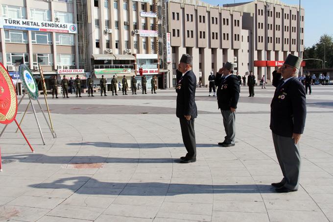 Kahramanlar Kent Meydanı'na çıktı