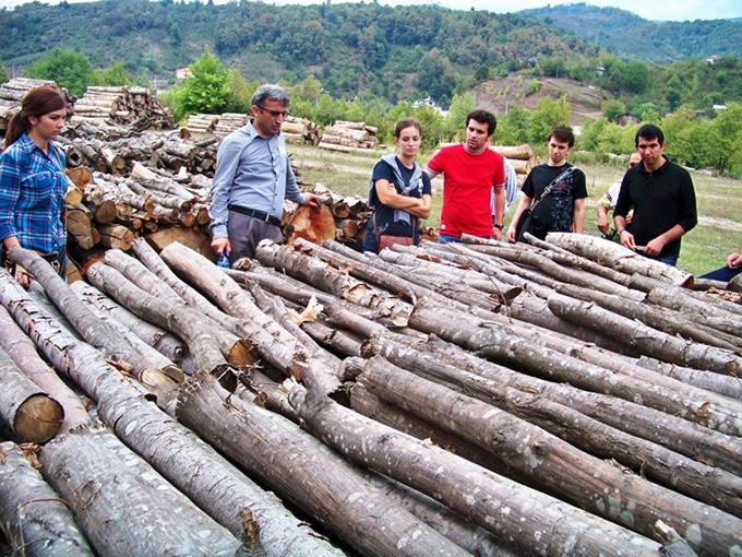 Aday mühendislere arazi eğitimi verildi