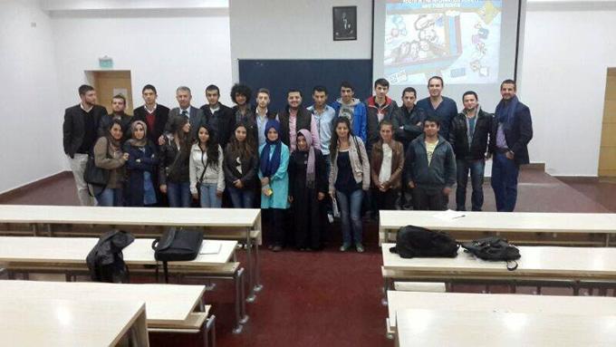 Sakarya'nın genç liderleri internet güvenliği seminiri verdi