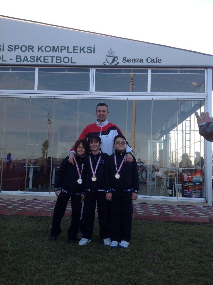 Kış Kupası Tenis Turnuvası'na Sakarya'dan 3 sporcu