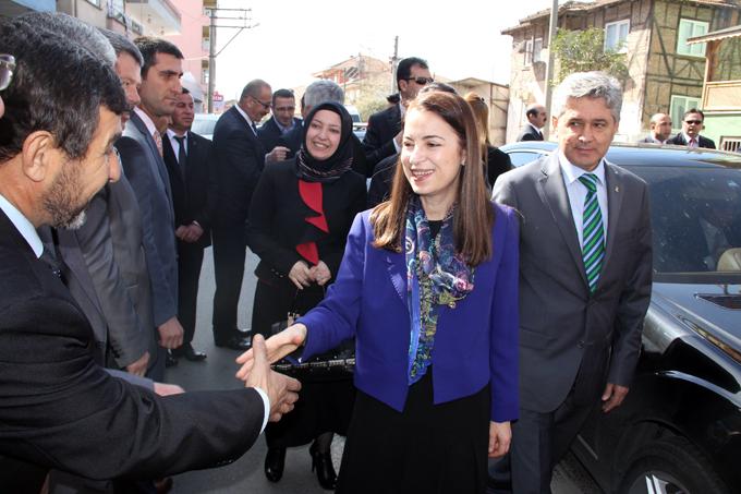 Bakan Ayşenur İslam, Sakarya'da