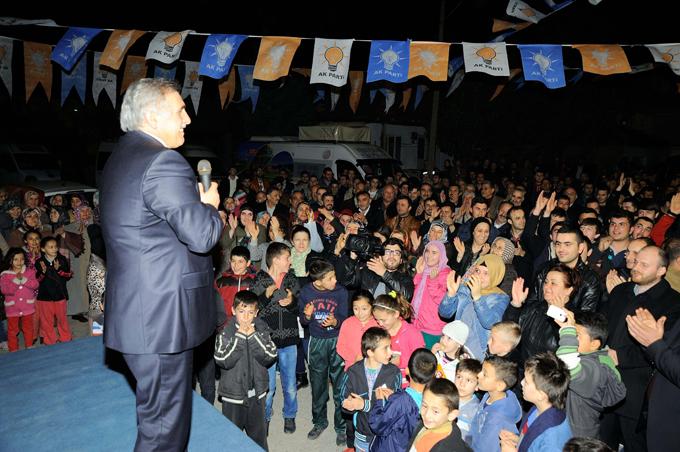 Hendek'te, miting gibi mahalle toplantısı