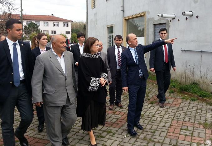 Bakan İslam, Engelli Bakım Evini inceledi