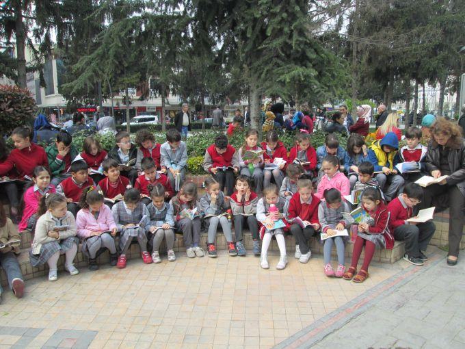 Sakarya'da kitap okuma etkinliği düzenlendi