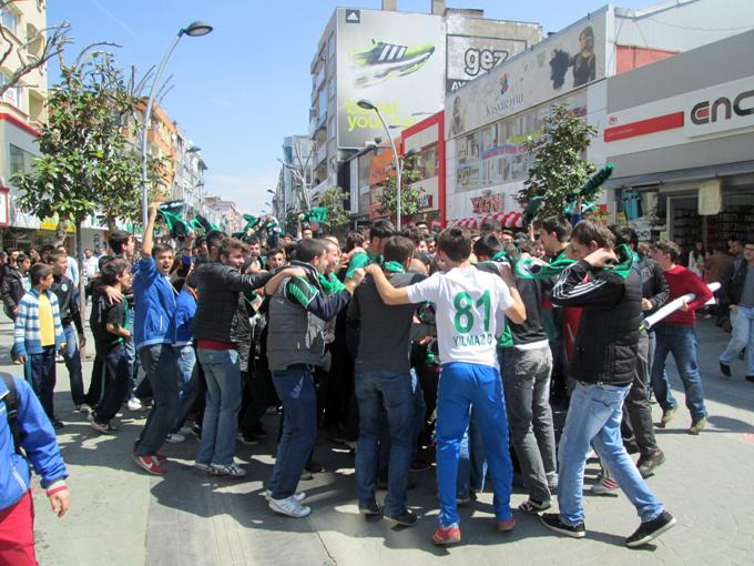 Tatangalar'dan henüz ölmedik yürüyüşü