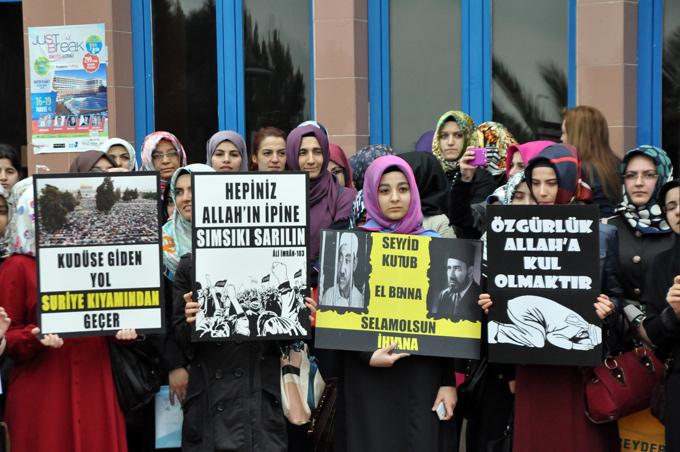 Katliamları protesto etmek amacıyla basın açıklaması yaptılar