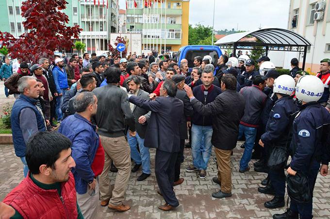 Cinsel istismar şüphelisine adliyede linç girişimi!