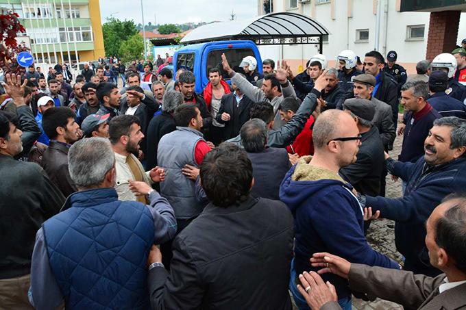 Cinsel istismar şüphelisine adliyede linç girişimi!