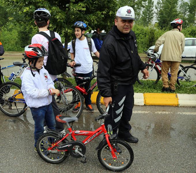 Trafikteki Haftası nedeniyle bisiklet turu gerçekleşti