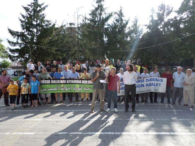 Mısır darbesinin yıl dönümünde AKM önünde buluştular