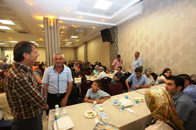 Serdivan Belediyesi personeli iftarda bir araya geldi