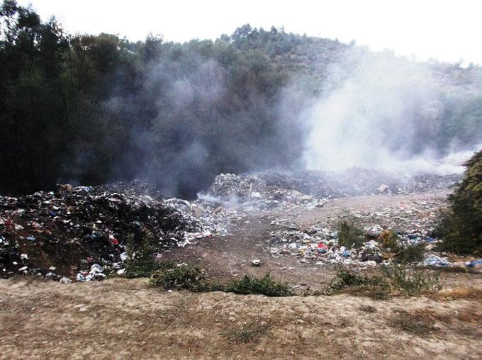 Taraklı Belediyesi'nin çöplüğü korkutuyor!
